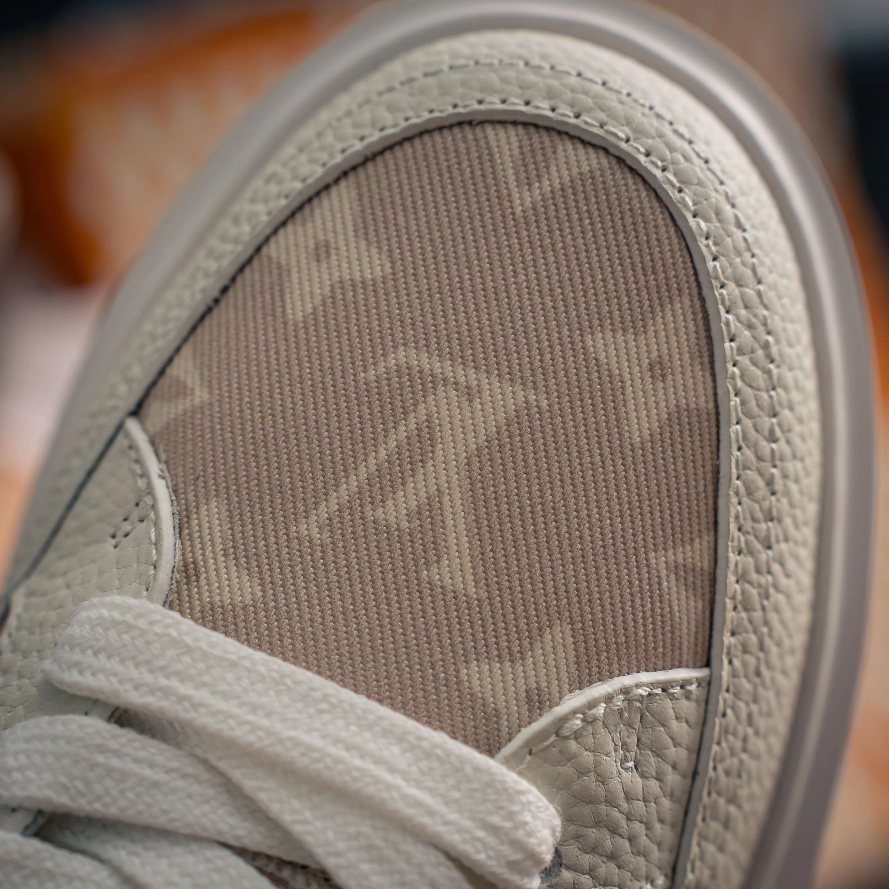 # LOUIS VUITTON Beverly Hills Cowhide Leather Lace-Up Low-Top Skate Shoes Shoes ，